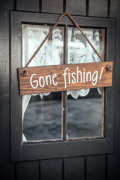 Gone Fishing Schild