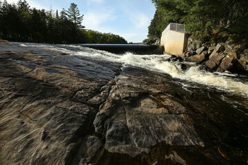 Barrage Jean-No&euml;l C&ocirc;t&eacute; au Lac Long, Portneuf. Dam at the end of the Long lake, (Jean-Noel Cote) formely long lake dam.