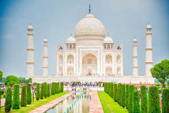 Taj Mahal - 7 Wonders of The World and UNESCO Heritage Site. Agra, Uttar Pradesh, India.
