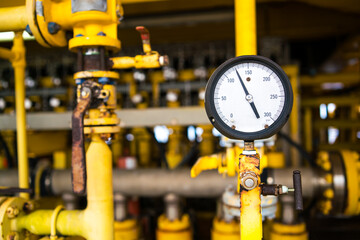 The pressure gauge paging from the pipe on the offshore wellhead does not show pressure.