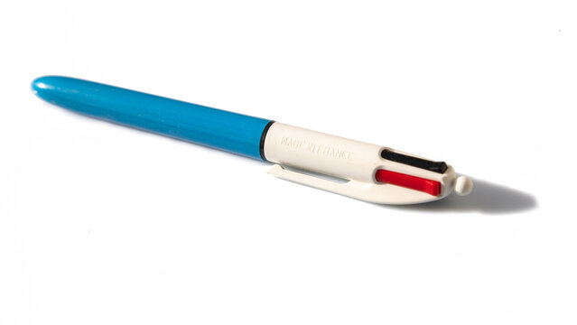 Made in France-Stylo 4 couleurs BIC.
