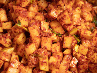 Making kimchi with various seasonings