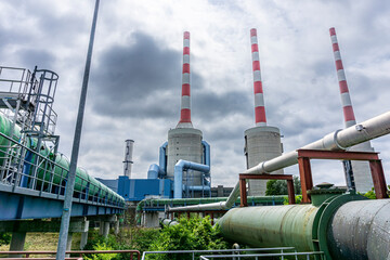 Energie, Strom, Wärme: Kraftwerk Irsching bei Vohburg an der Donau, Ortsteil Irsching mit drei...