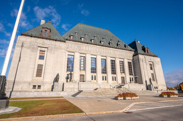 Fototapeta na wymiar Facade of the Supreme Court of Canada building in autumn.