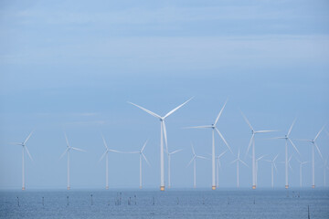 Wind turbines IJsselmeer || Windturbines IJsselmeer