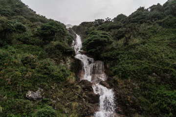 Obraz premium Beautiful and incredible waterfall in Ecuador