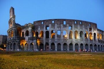 Naklejka premium Colosseum in Rome at sunset