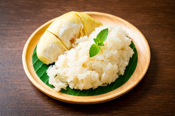 Durian sticky rice on plate