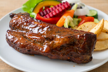 barbecue pork spare ribs with vegetables