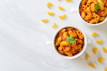 macaroni with tomatoes sauce and mince pork