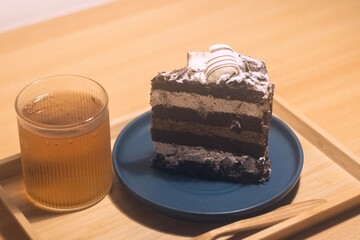 食べかけのチョコレートケーキ