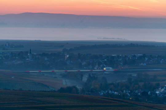 morgenrot &uuml;ber der vorderpfalz bei kirchheim