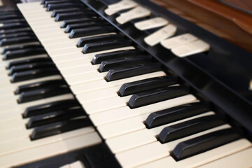 Naklejka premium Close-up of a piano keyboard