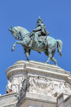 The equestrian statue of Victor Emmanuel II at the Vittoriano or Altare della Patria ("Altar of the Fatherland"). Rome, Italy