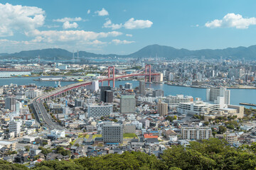 Naklejka premium 北九州市 高塔山公園からの洞海湾の眺め 若戸大橋
