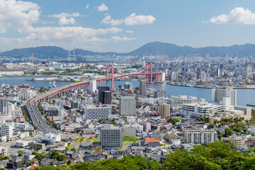 Fototapeta premium 北九州市 高塔山公園からの洞海湾の眺め 若戸大橋