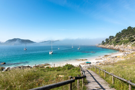 Playa de Nosa Se&ntilde;ora, en las islas C&iacute;es (Galicia, Espa&ntilde;a)