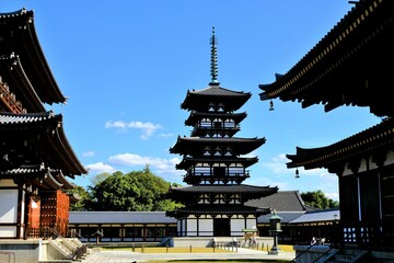 Obraz premium 奈良、薬師寺，寺院、日本古来の建築物、伝統的な建築物、木造、ビデオ映像