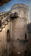 Zamek Chojnik,  w jesiennej szacie. Dolina Pałacy kotlina Jeleniog&oacute;wrska Polska, architektura, drzwi, budowa, kamienie, stary, ciekawy, europa, dom, portal, fasada