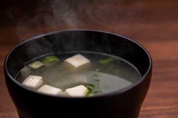 豆腐とワカメと葱のお味噌汁