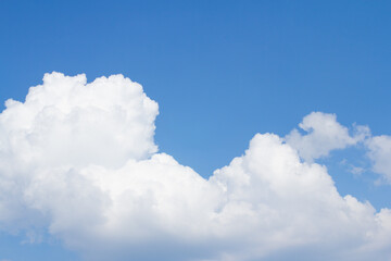 Fototapeta na wymiar blue sky with clouds blackground