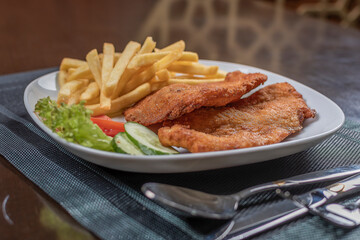 chicken nuggets with fries