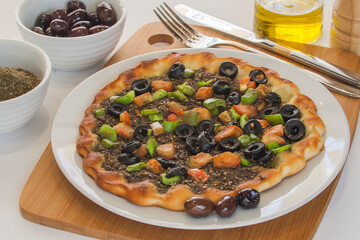 pizza with mushrooms and tomatoes