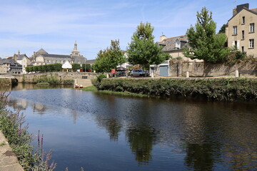 Fototapeta na wymiar La rivière Laïta, ville de Quimperlé, département du Finistère, Bretagne, France