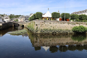 Le confluent entre la rivière Isole et la rivière Ellé, ville de Quimperlé, département du...
