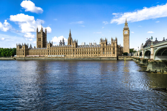 Houses of Parliament, Big Ben and Westminster Bridge across River Thames, London, England, UK