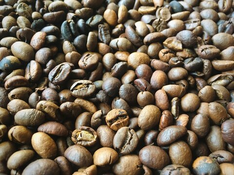 Full frame close-up of roasted coffee beans