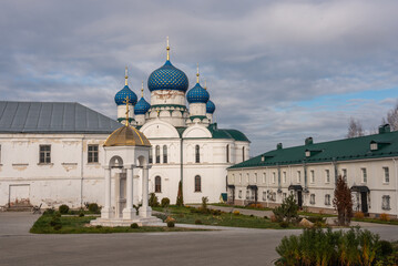 Fototapeta na wymiar The Epiphany Cathedral in the ancient Russian town of Uglich. Bogoyavlensky Monastery.