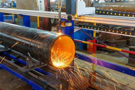 CNC Plasma Cutting, Cutting Pipe Carbon With CNC Plasma Cutting Machine.