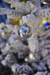 Boule de Noël argentée