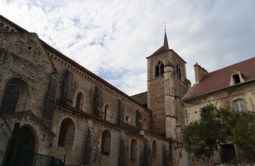 Fototapeta na wymiar church of st Lazare in Avallon 