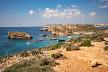 Fototapeta na wymiar view of the coast of the region sea, comino island, malta