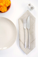 Neutral place setting