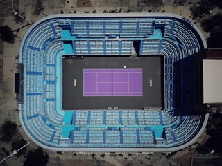 Estadio de tenis con dron y desde las alturas 