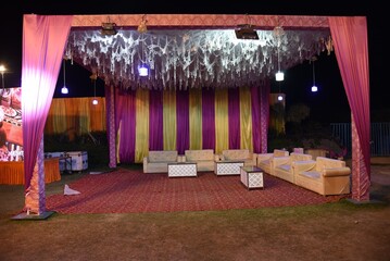 Luxury decoration in low cost.