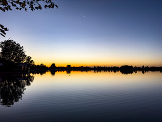 Sonnenuntergang am Kronthaler Weiher in Erding