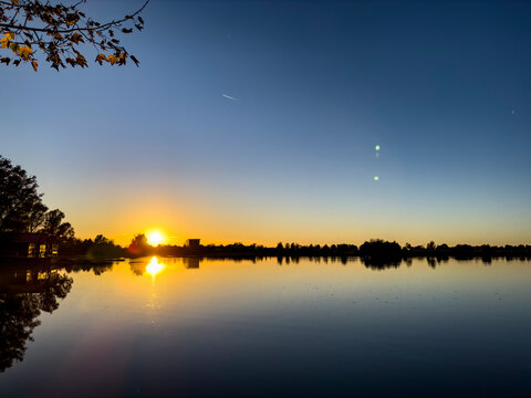Sonnenuntergang am Kronthaler Weiher in Erding