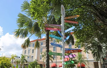Foto op Plexiglas Signpost - Nassau, Bahamas © jerzy
