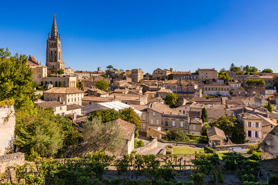 France, Nouvelle-Aquitaine, Saint-Emilion, View of historic town with monolithic church in background