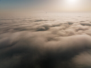 Mgła spowijająca całe miasto