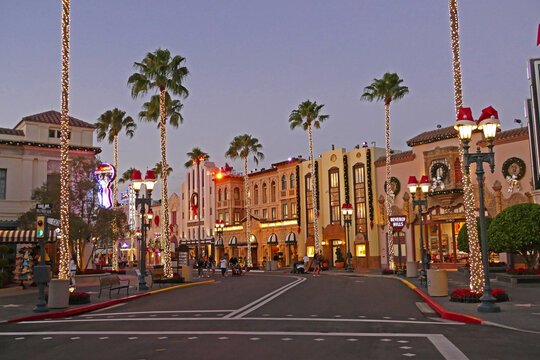 View into a street at Universal Studios Orlando in the evening just before closing the park