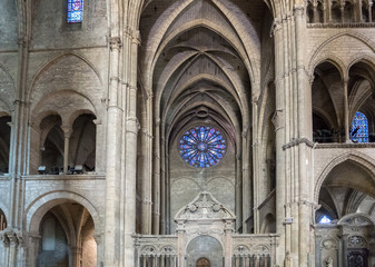 Fototapeta na wymiar Interior of Basilique Saint-Remi, Reims, France
