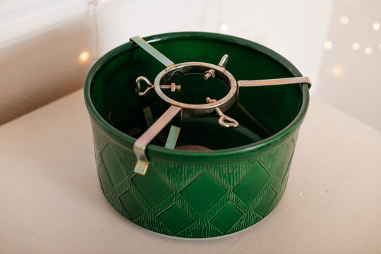 Gr&uuml;ner Keramik Christbaumst&auml;nder,  Weihnachtsbaumst&auml;nder