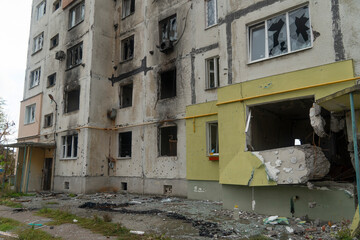 War in Ukraine. 2022 Russian invasion of Ukraine. An apartment building destroyed by shelling....