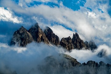 Fototapeta na wymiar View of the Cadini mountain group