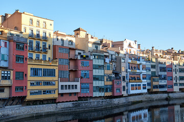 Fototapeta na wymiar Hanging houses over the Oñar river, Girona, Tarragona, Spain